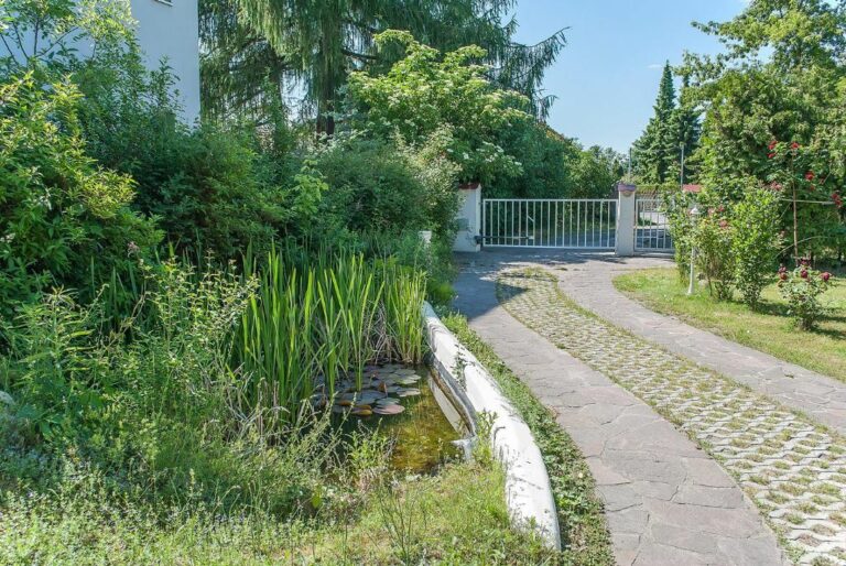 Erdgeschosswohnung mit Terrasse und 250 m² Garten immoinvest.berlin